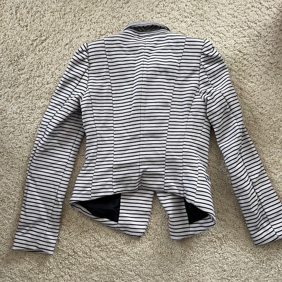 New H&M blazer jacket coat crop striped texture navy white button seam 8 medium - Picture 2 of 5